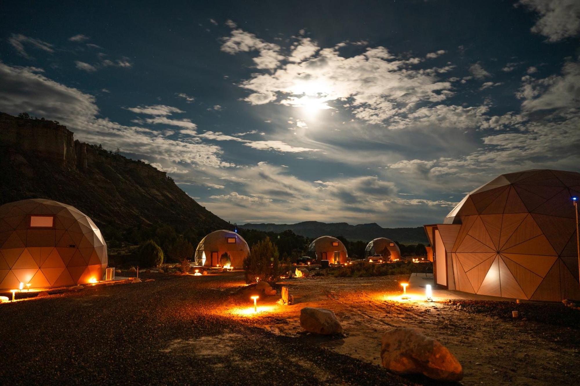 Clear Sky Resorts - Bryce Canyon - Unique Stargazing Domes Cannonville Exterior foto